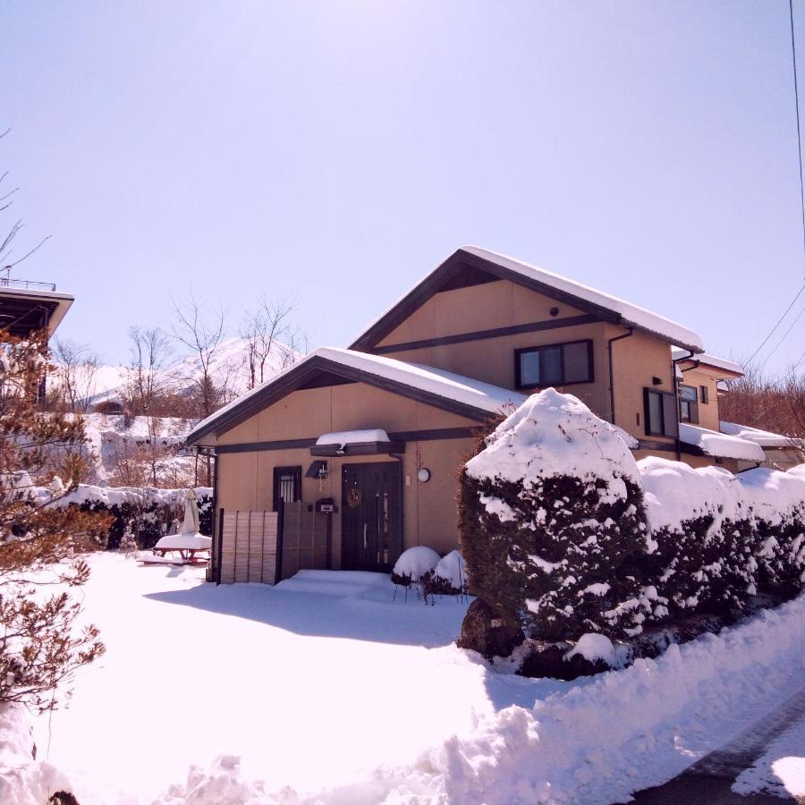 富士の樱house 宝栄 Villa Fujikawaguchiko Eksteriør bilde