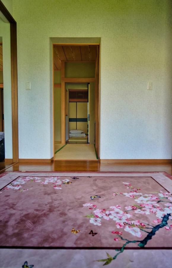 富士の樱house 宝栄 Villa Fujikawaguchiko Eksteriør bilde